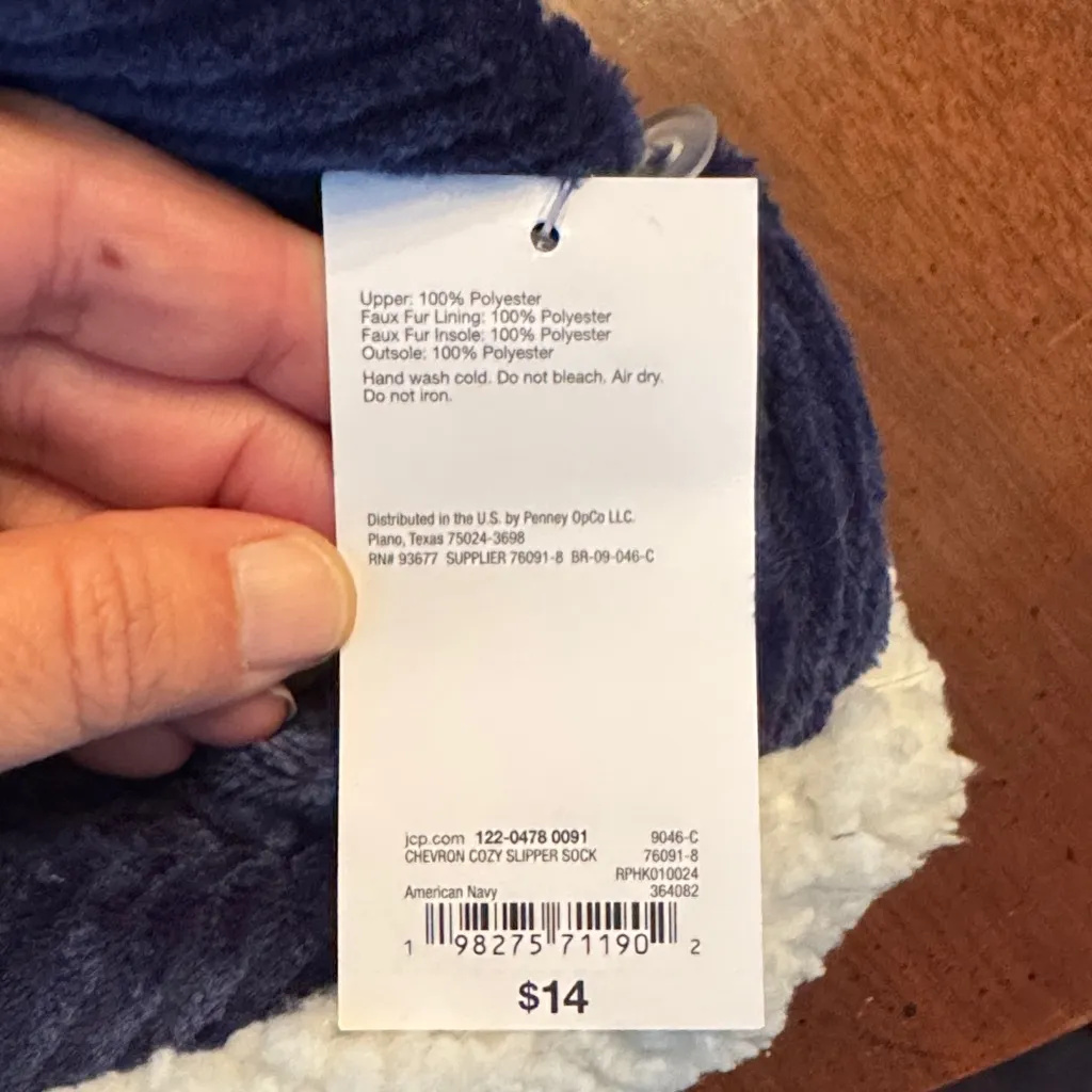 Cozy Blue and White Slipper Socks L/XL NWT - Image 3