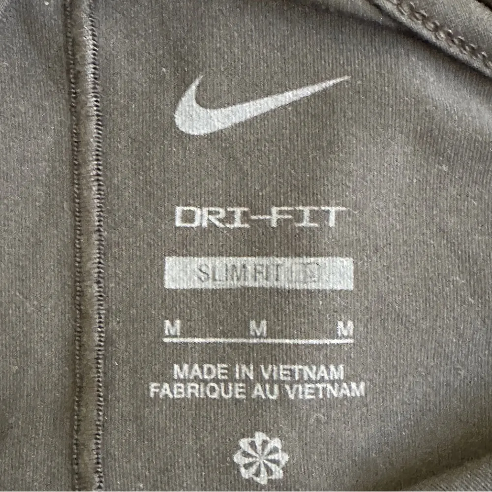 Nike Dri-Fit Tank Top Womens M Black Logo Racerback Athleisure Activewear Gym - Image 5