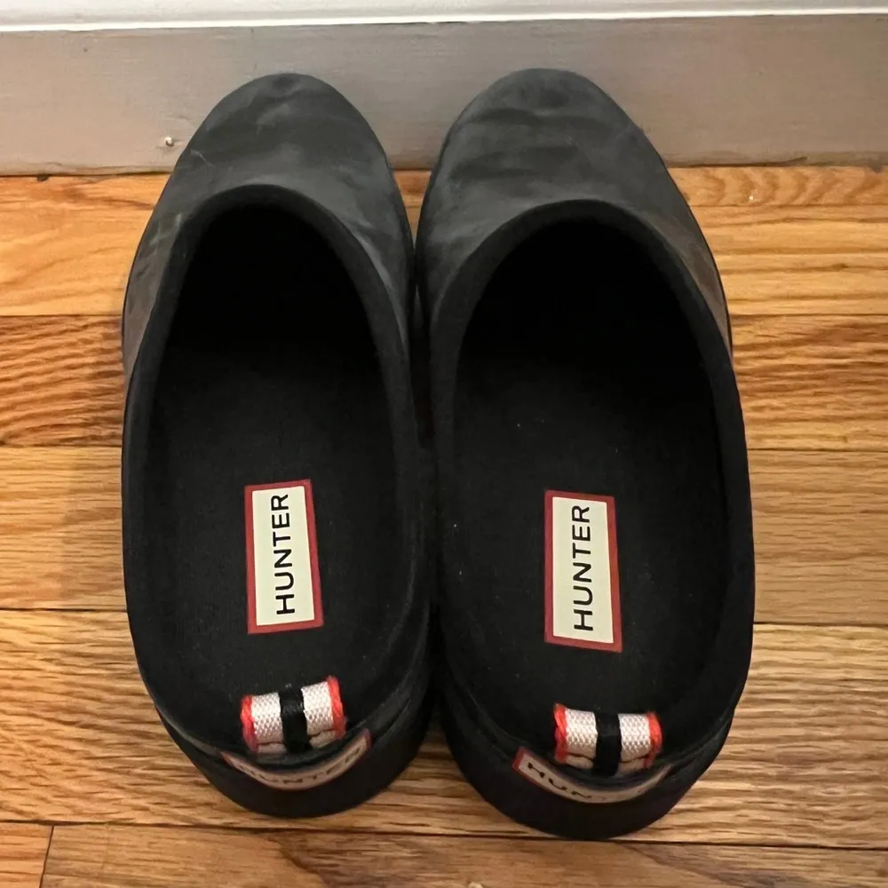 HUNTER Women’s Black Rain Slip On Clogs Size 6 - Image 4