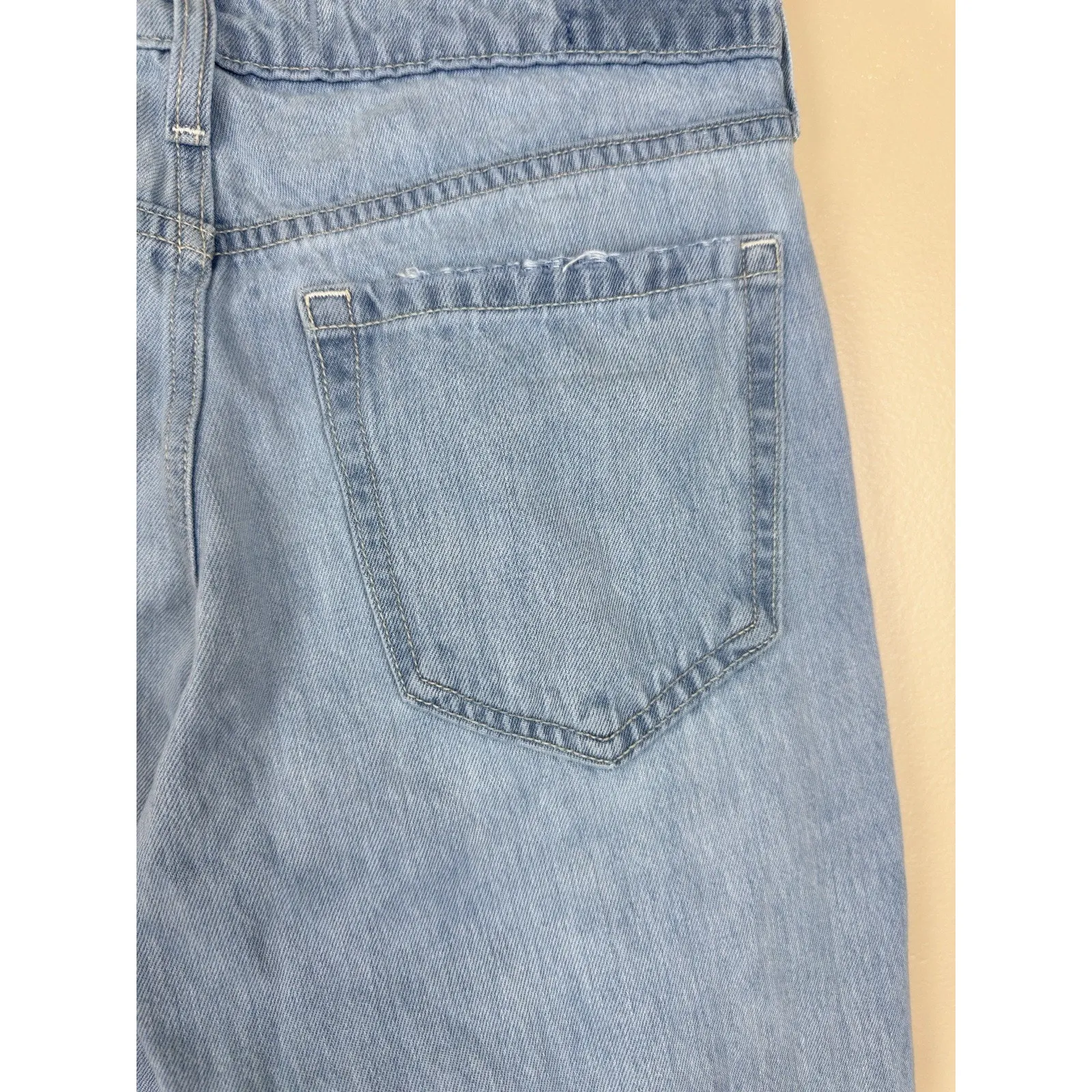 Hollister Women’s Low Rise Baggy Light Wash Jeans Size 0 R Waist 25 Inseam 30 - Image 6