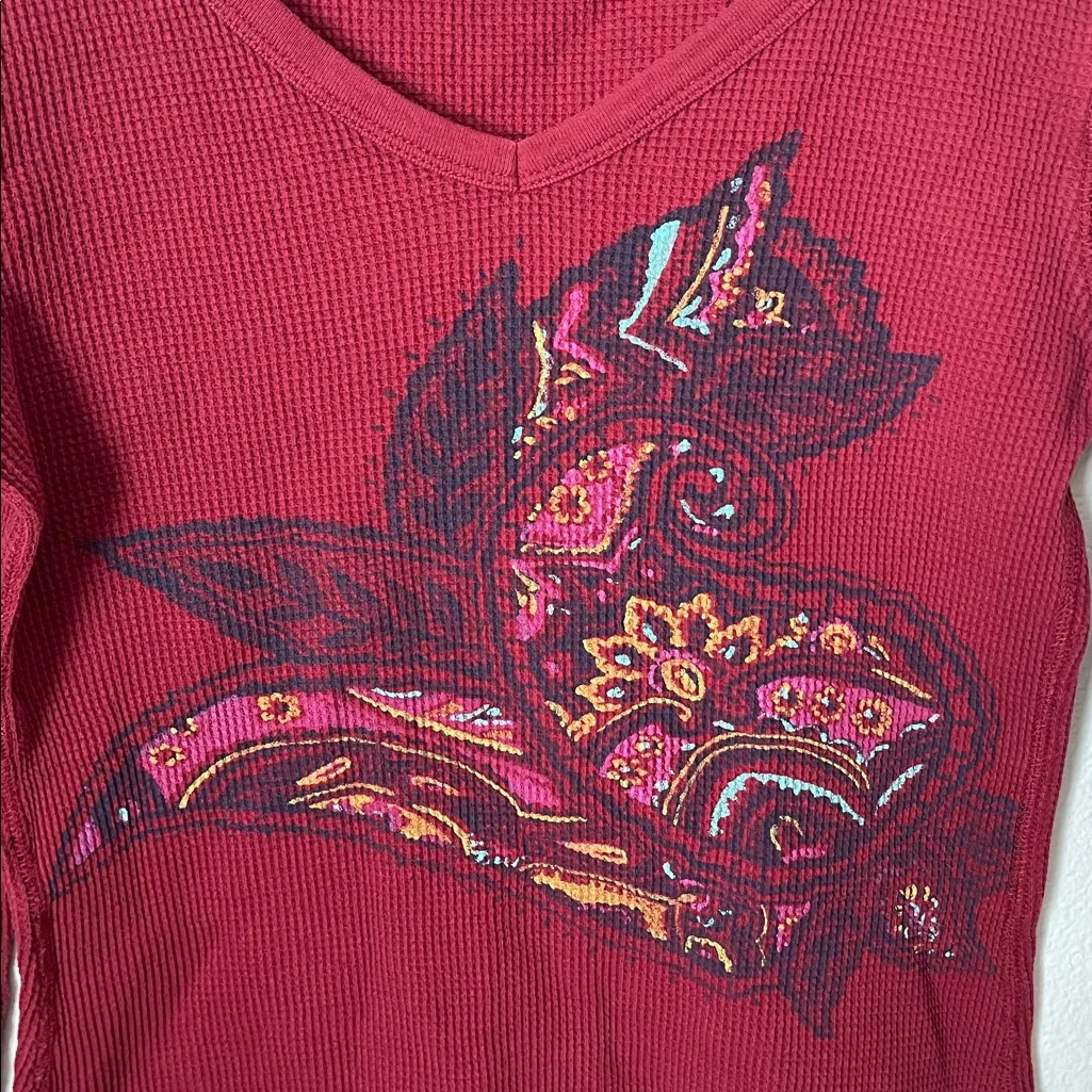 Vintage Y2K waffle knit thermal maroon burgundy long sleeve paisley graphic tee - Image 3
