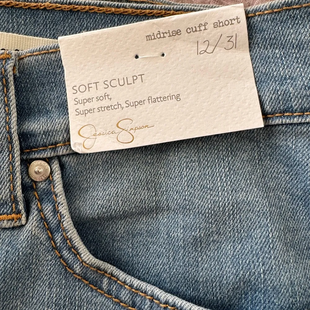 NWT  Midrise Cuff Shorts in Light Denim Wash - Image 2