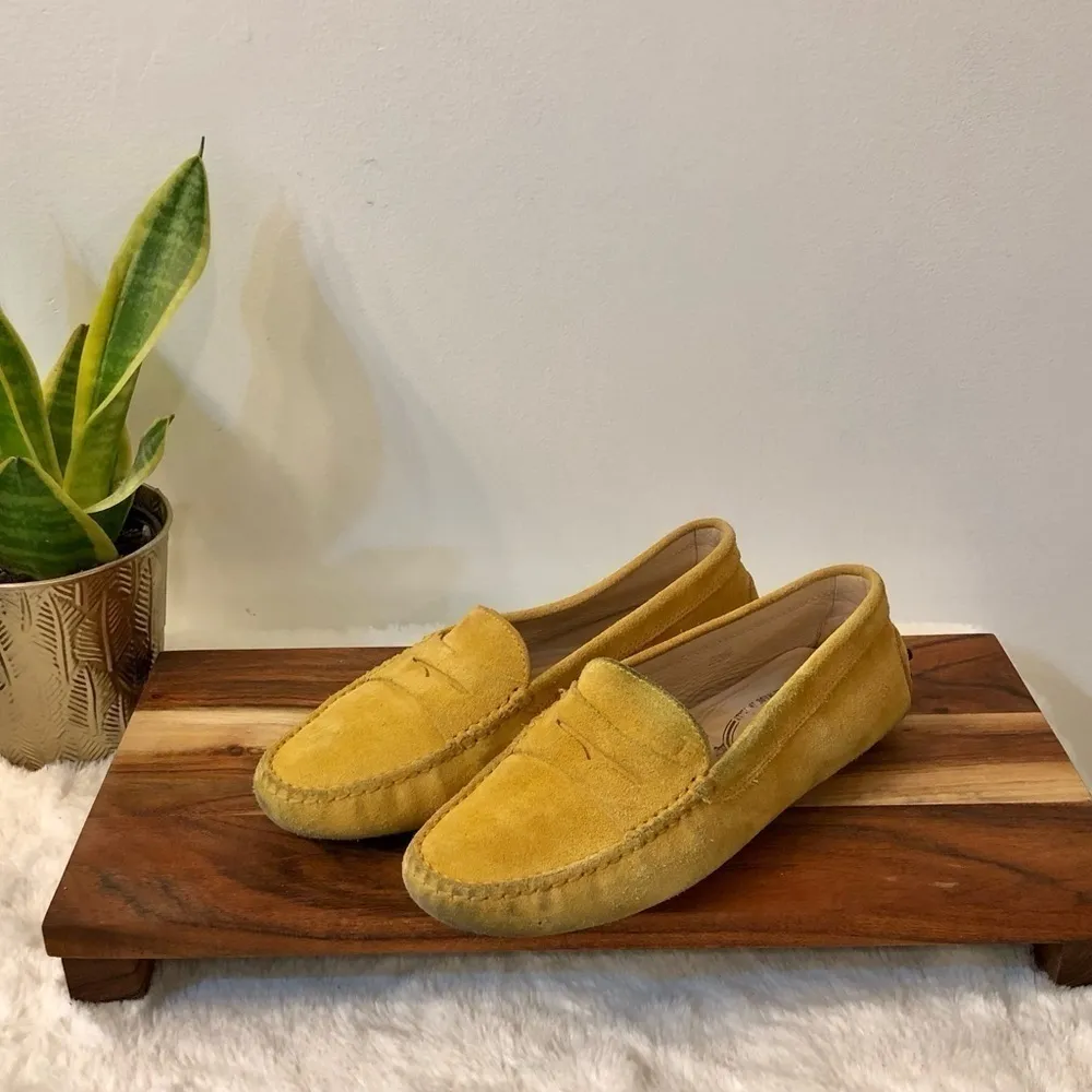 TOD’S Gommino Driving Shoes in Suede - Yellow - Image 2