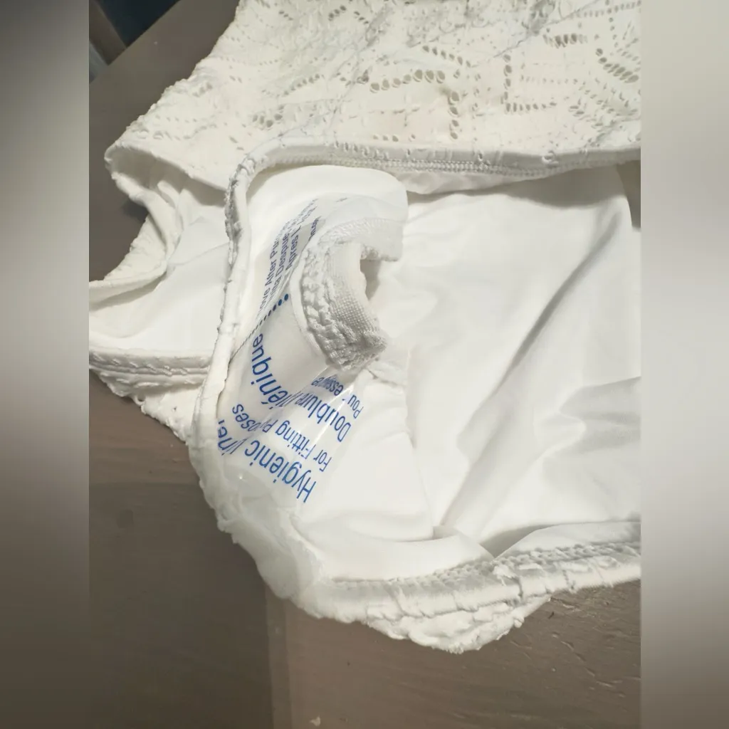 NWT La Blanca Saltwater Sands One Piece Swimsuit In White size 8 - Image 5