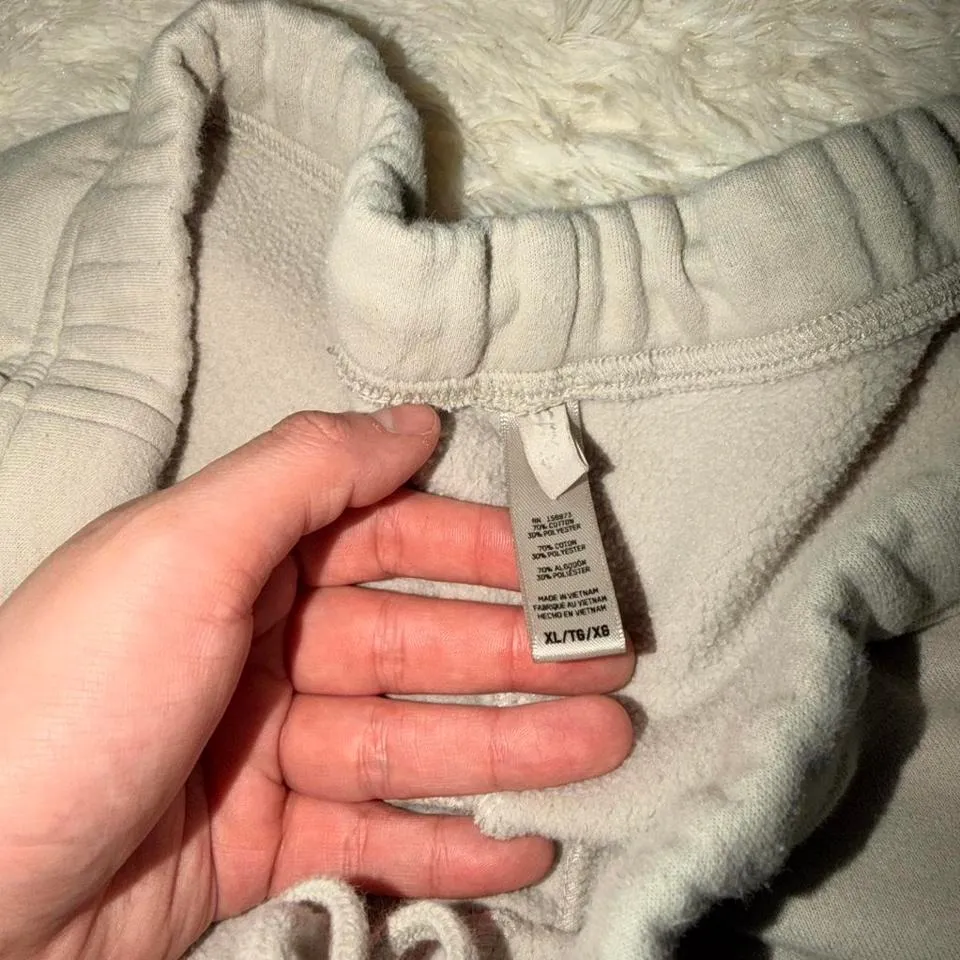 SKIMS Outdoor Fleece Shorts 100% Womens XL/ Extra Large Tiny Dot Flaw!!! - Image 3