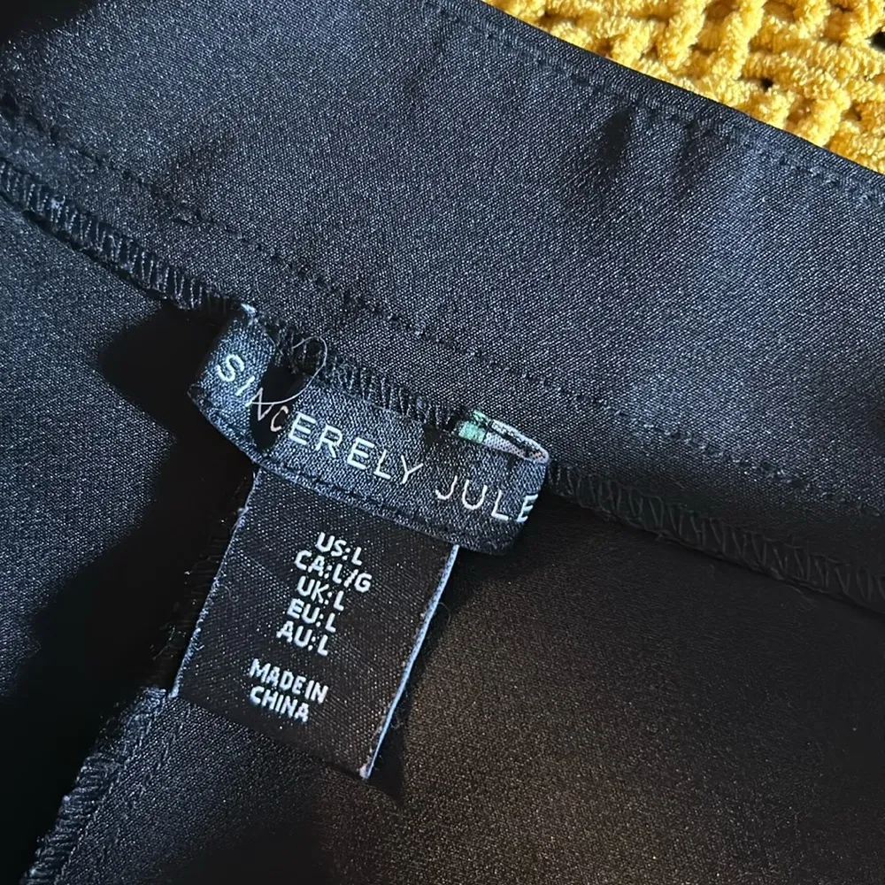 Sincerely Jules  Size L Black Skort - Image 4