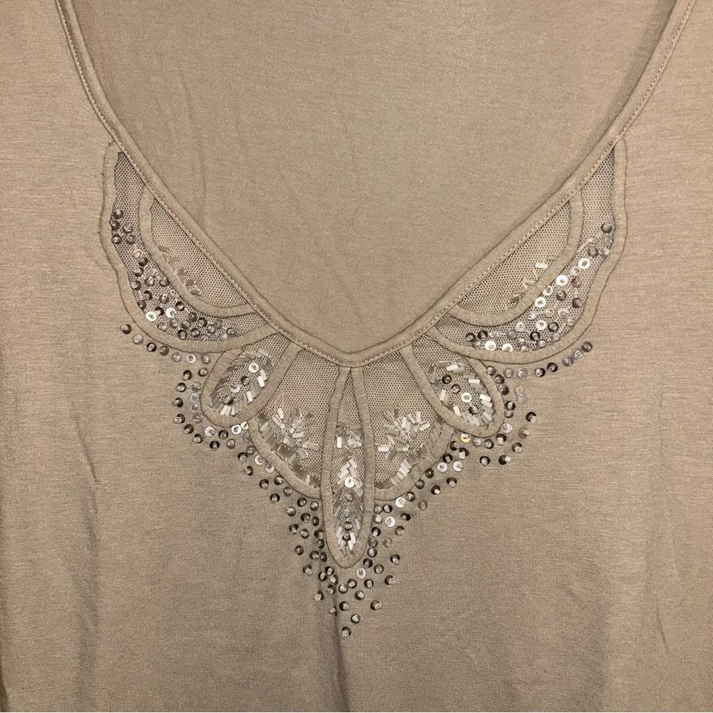 AK Anne Klein Designer Beige Tan Top Women’s Size XL Beaded Detailing Shirt! - Image 4