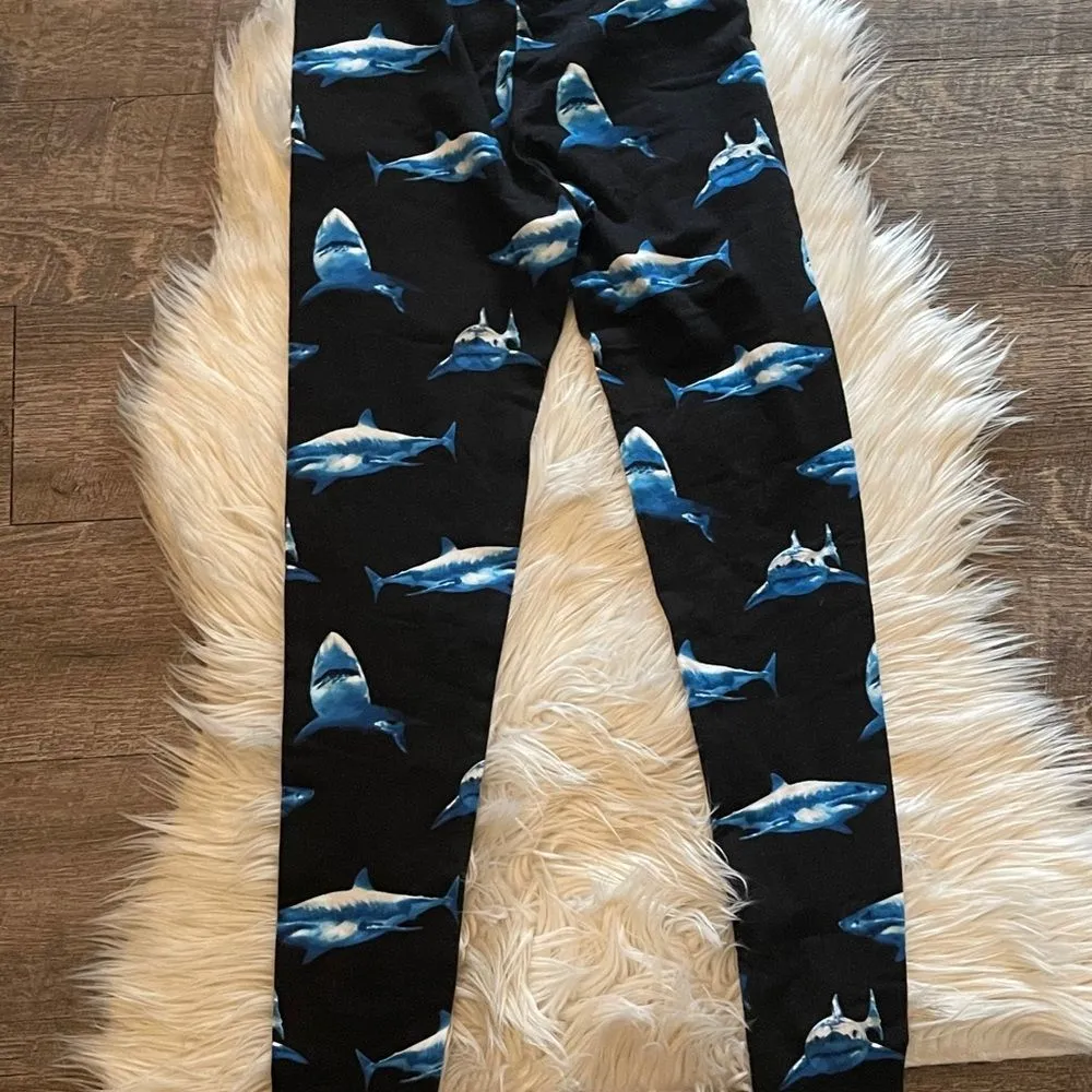 Forever 21 Black Blue Shark Leggings - Image 4