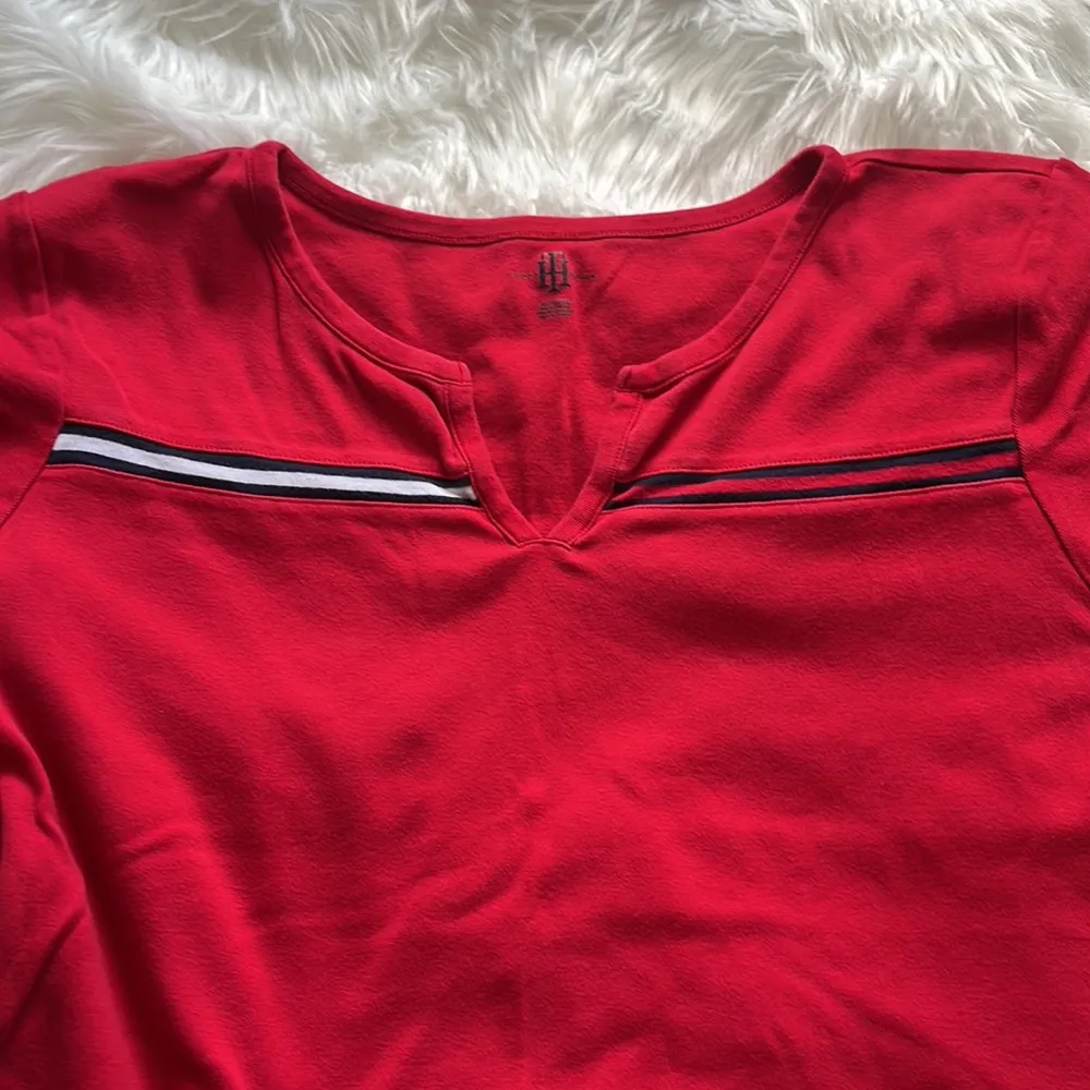 Tommy Hilfiger v neck T shirt - Image 10