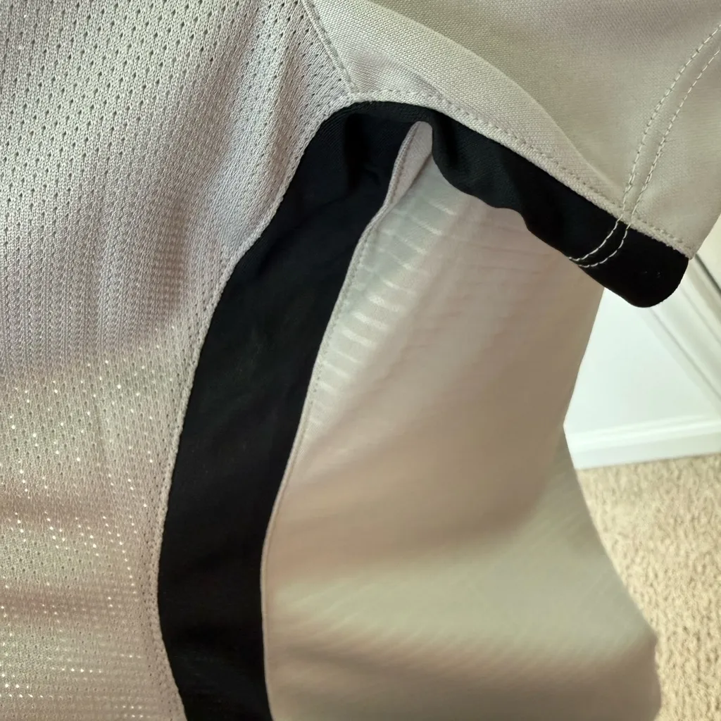 Nwt Nike Women's Gray Athletic Shirt - Image 2