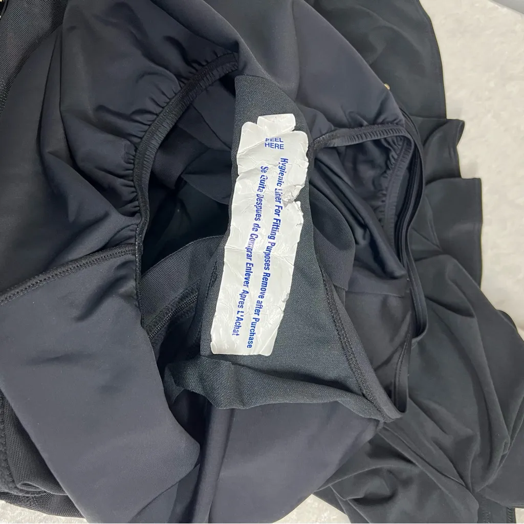 NWOT Swimsuit size 14 skirted one piece adjustable straps built in bra - Image 10