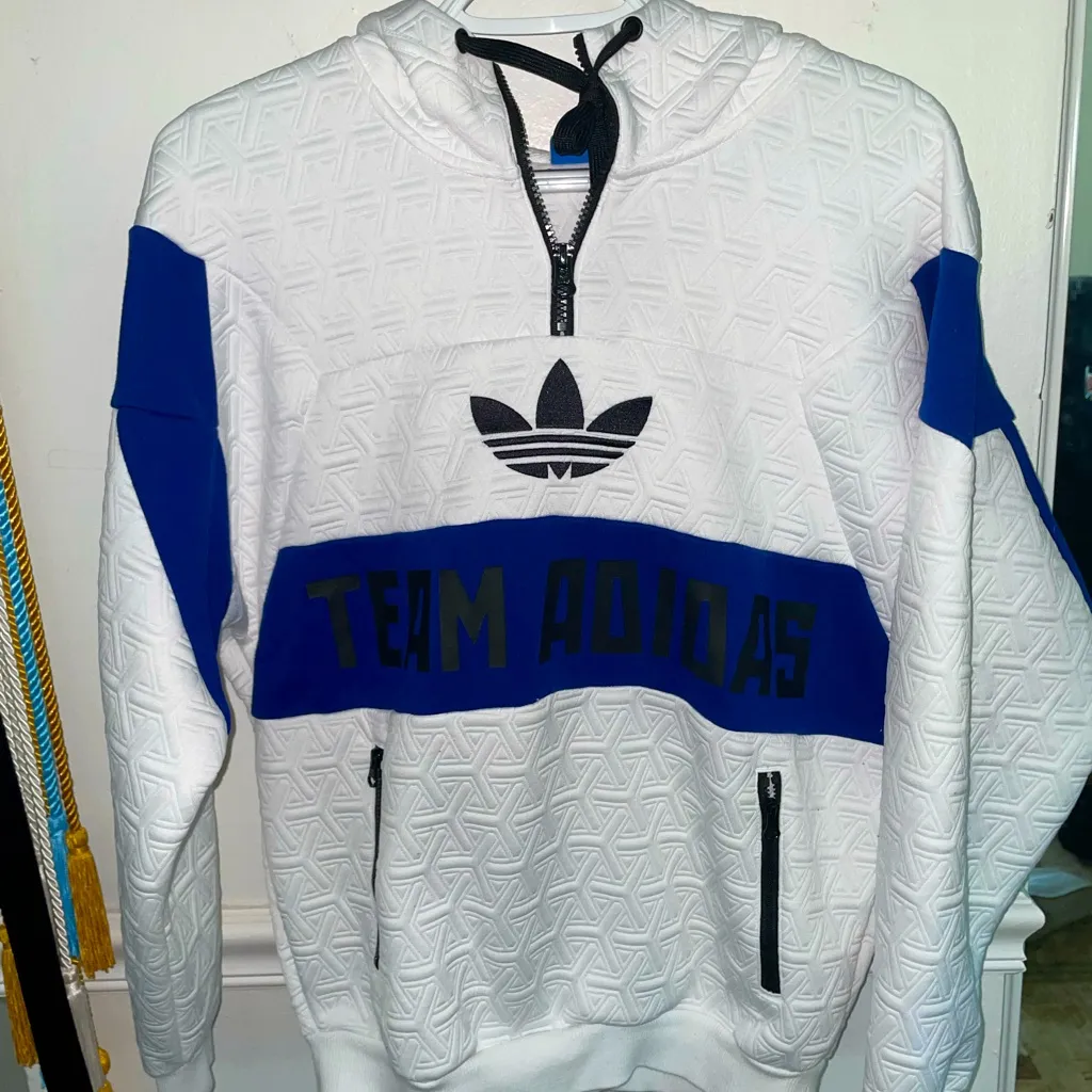 Rare Adidas sweater - Image 5