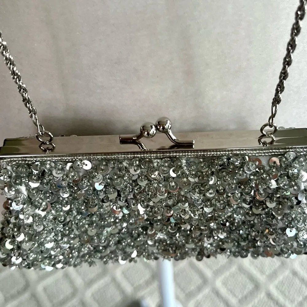 La Regale Bag Silver Sequin Mini Crossbody Purse Evening Cocktail Occasion - Image 4