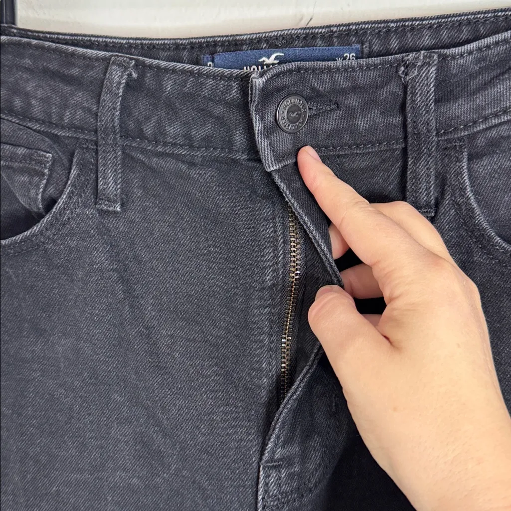 Hollister Ultra High-Rise Dad Jean Vintage Stretch in Washed Black size 26 - Image 6