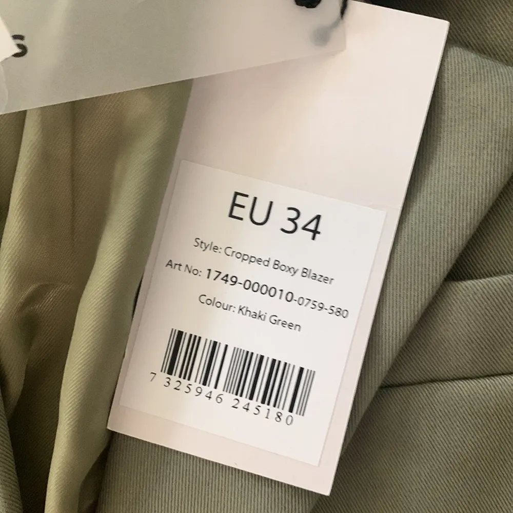 Romee Strijd cropped boxy blazer Size undefined - Image 5