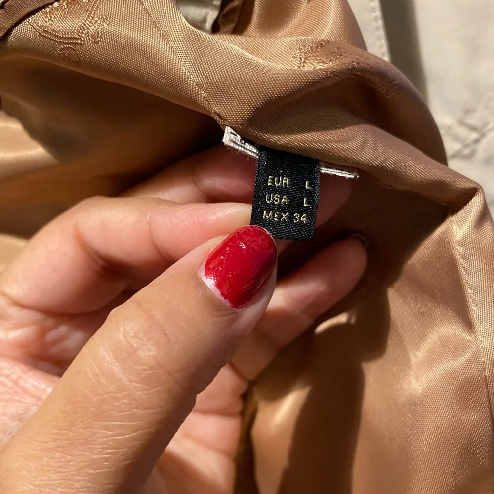 Massimo Dutti Short Beige Trench Coat Large Size 10 perfect for Fall! - Image 8