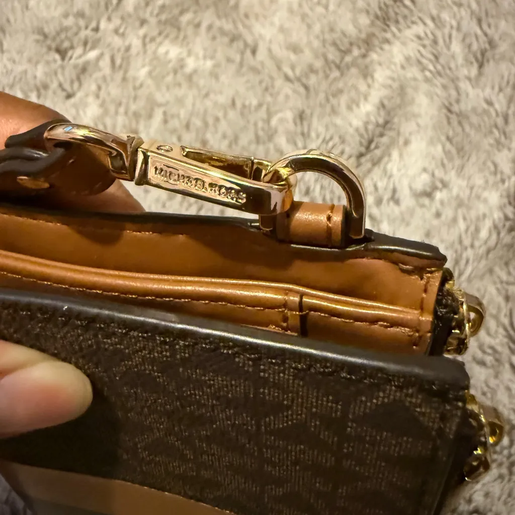 Michael Kors Double Zip Smartphone Wallet - Image 8