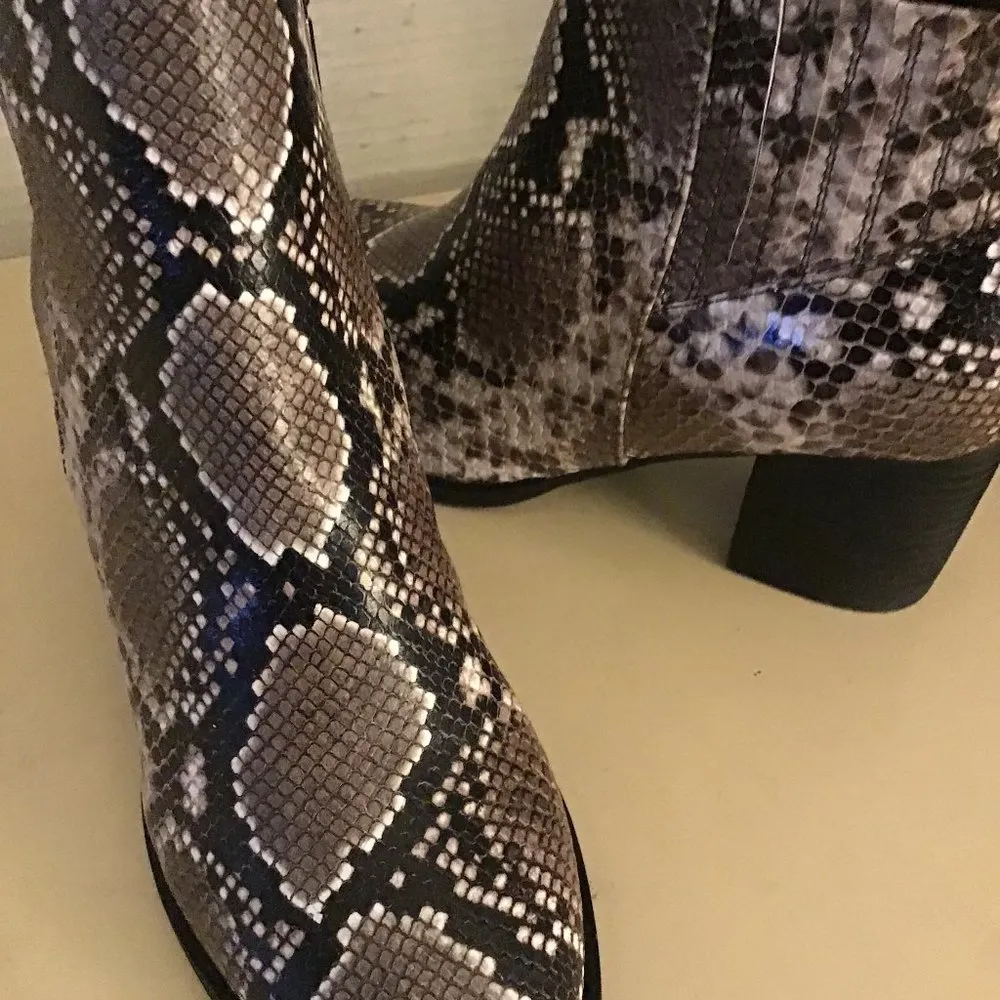 Blondo women snakeskin leather chelsea waterproof boots US 9.5 - Image 12