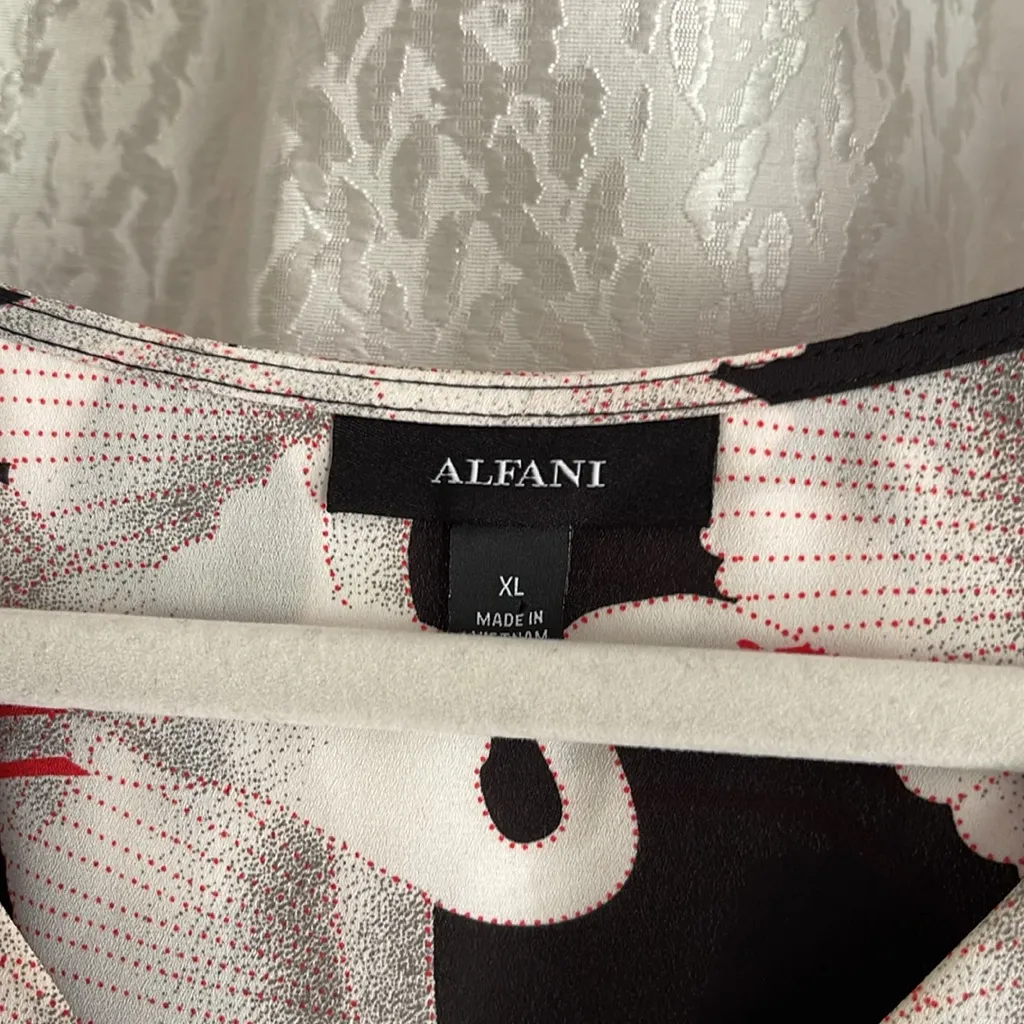 BIRDS! Alfani Top Cranes Black and White Great Heron Crane Print Blouse size XL - Image 5