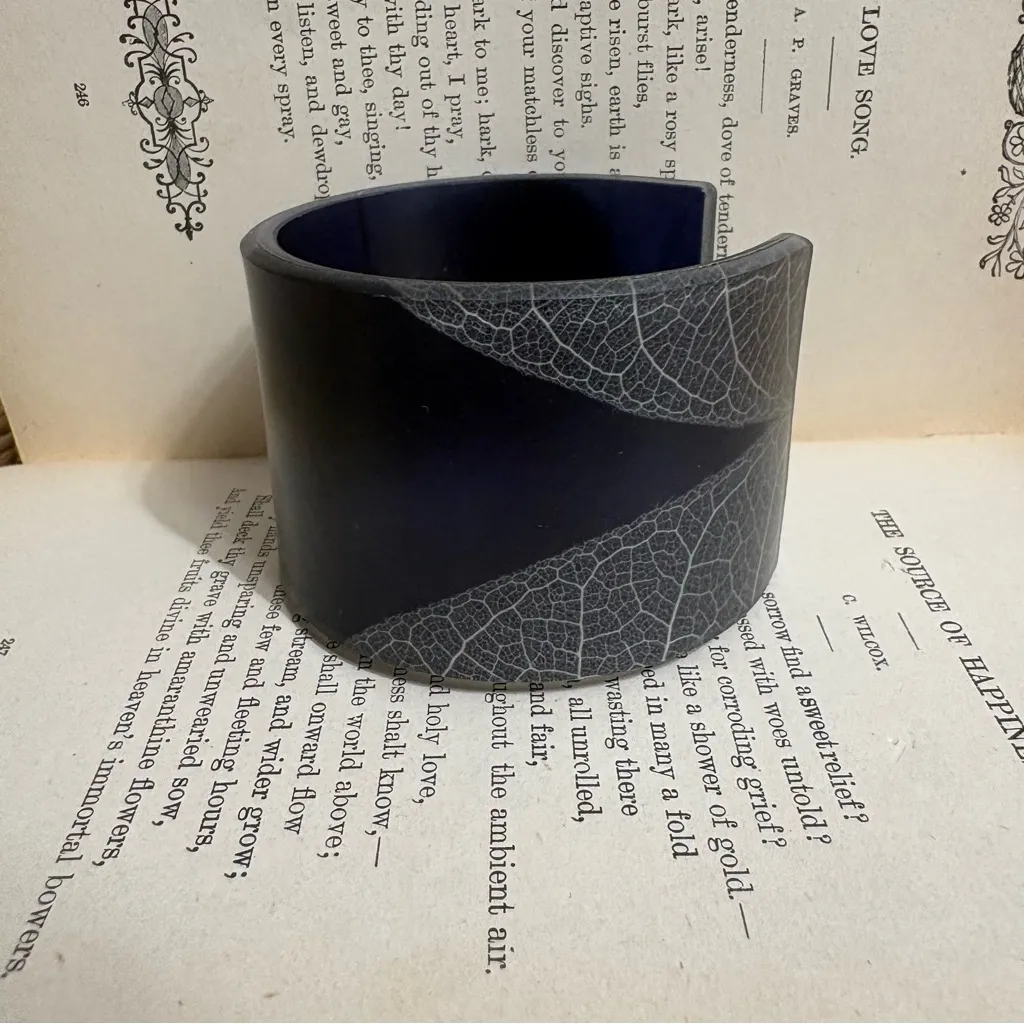 Vintage Nature Dried Leaf Cuff Bangle Bracelet Black - Image 4