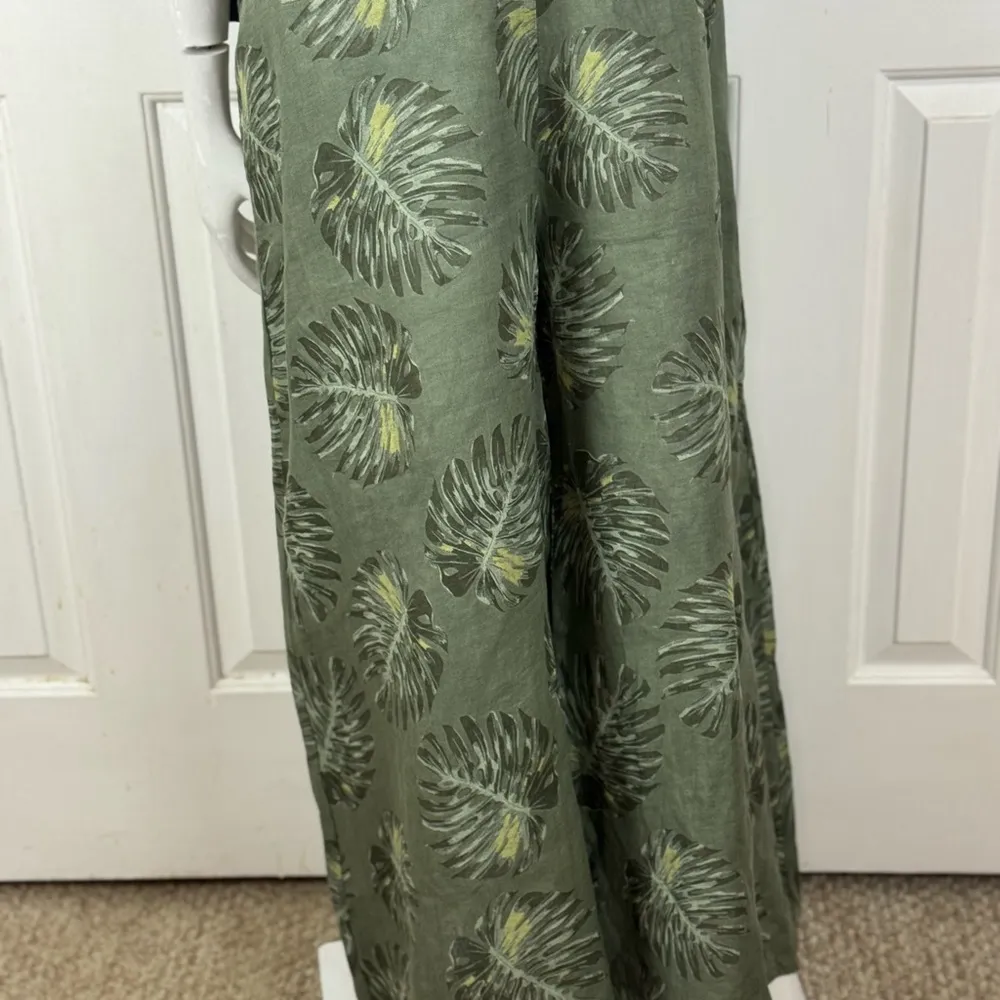 Camille à CO Green Leaf Print Jumpsuit Size CL. C33 - Image 2