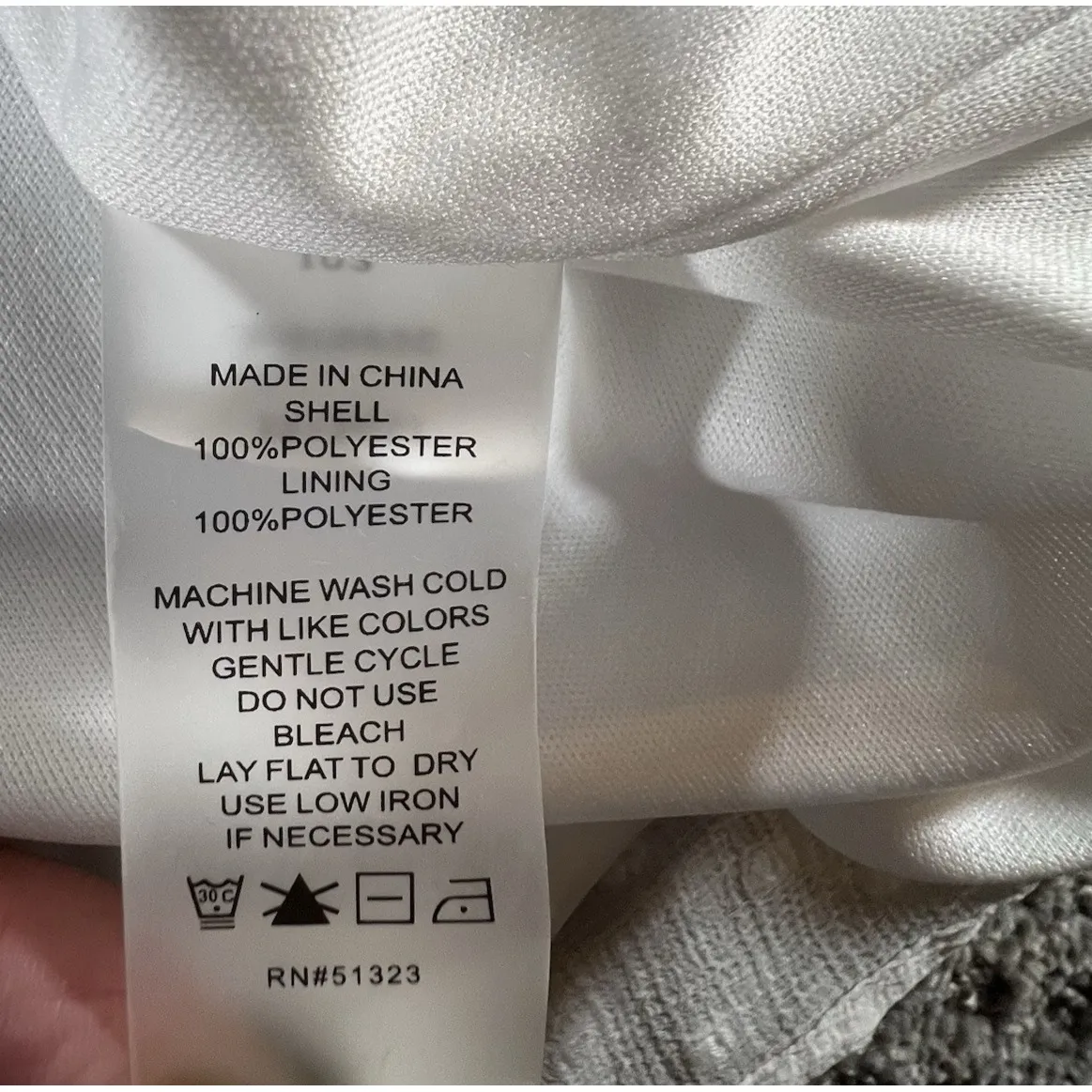 Vince Camuto White Swiss Dot Sheer Blouse L‎ V Neck Balloon Sleeve Lined - Image 4