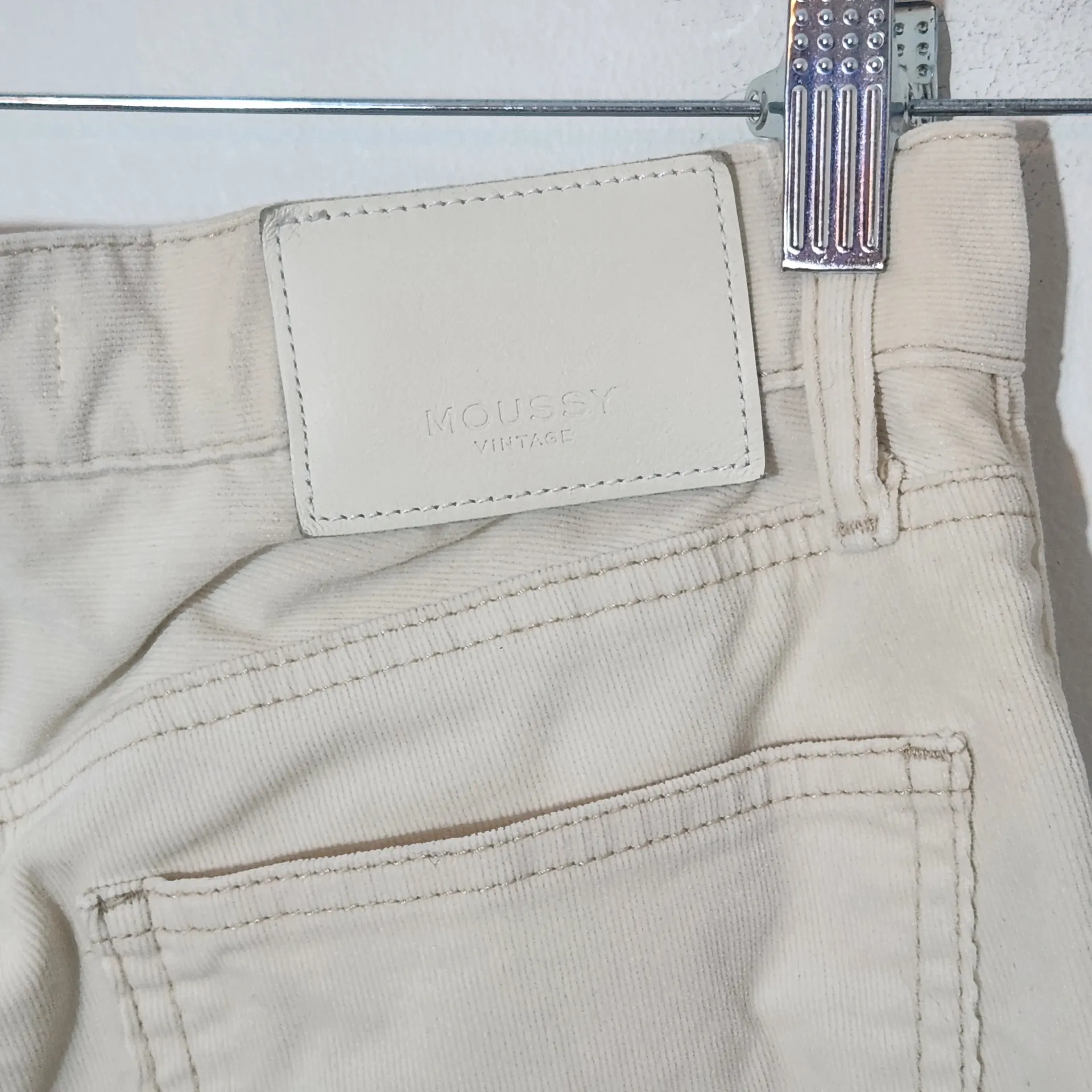 Moussy Vintage Cream Corduroy Skinny Pants Size 25 - Image 6