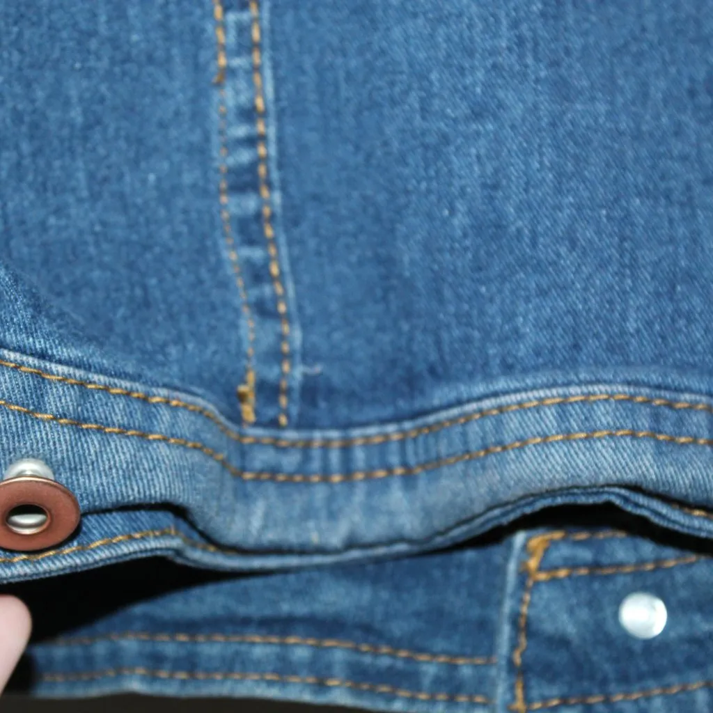 Love Tree‎ Denim Women's Crop Denim Jacket Size Large - Image 9