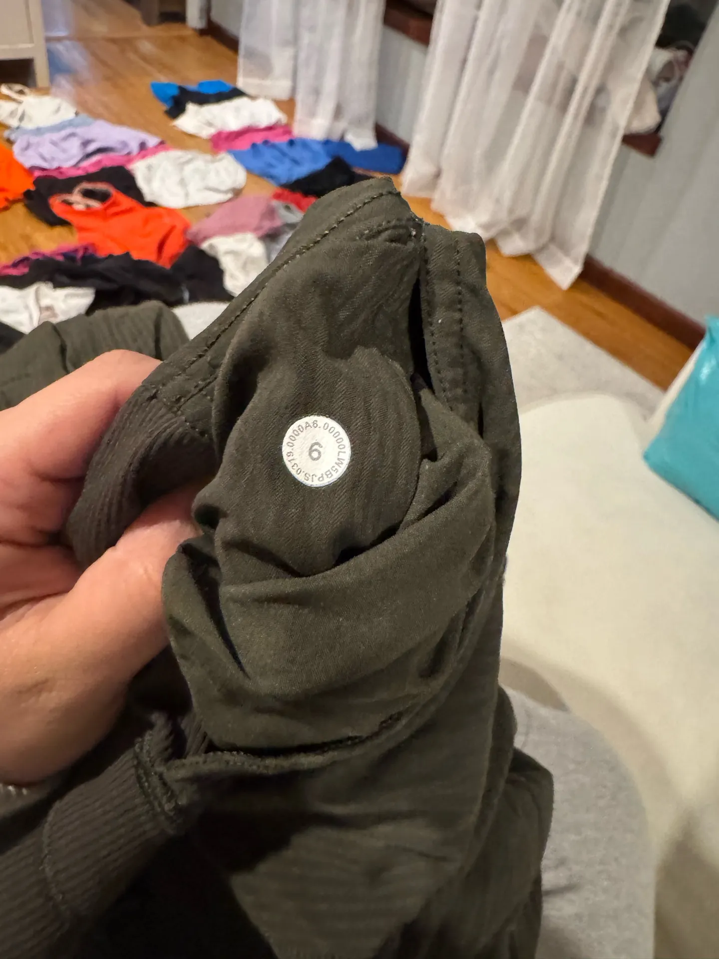 Lululemon Dance Studio Size 4 - Image 2