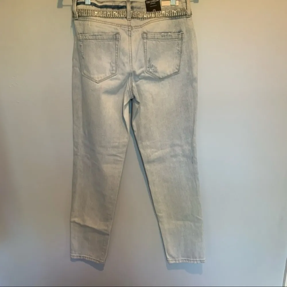 BLANK NYC  Ludlow Crop Girlfriend Belted Jeans - Image 7