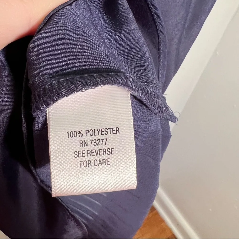 Apt. 9 Sleeveless Blouse Scoop Neck Navy Blue Pleated Back - Image 9