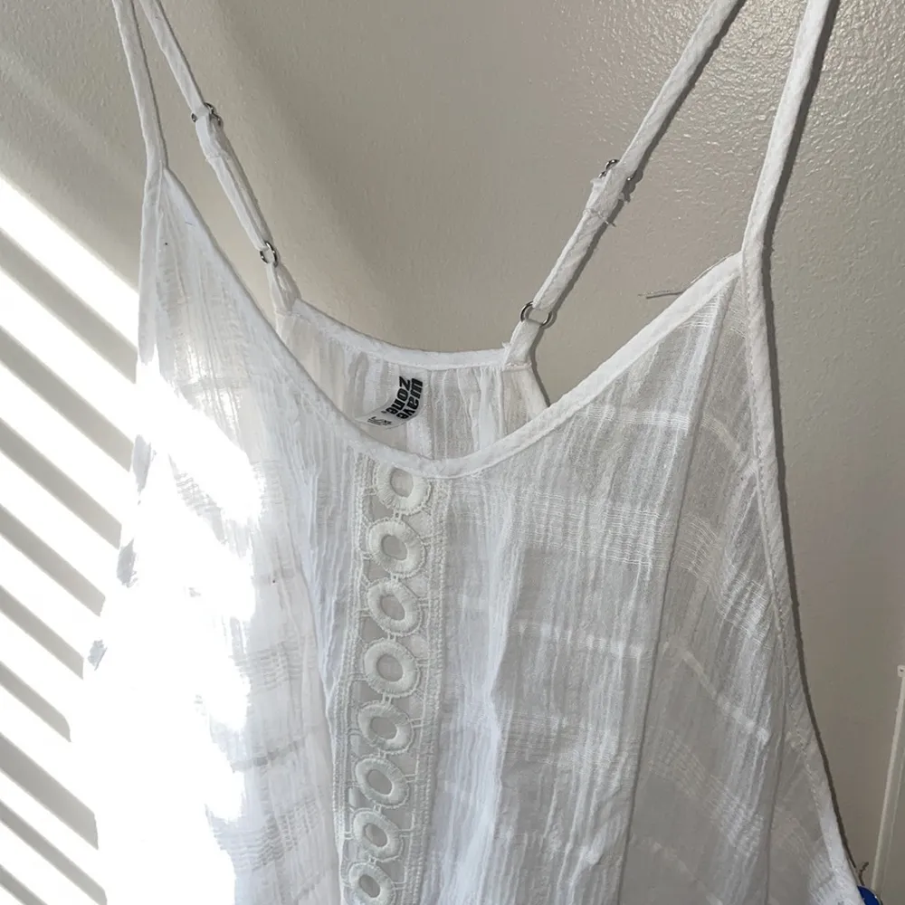 White swim coverup with crochet detailing Wave Zone NWT Size L - Image 2