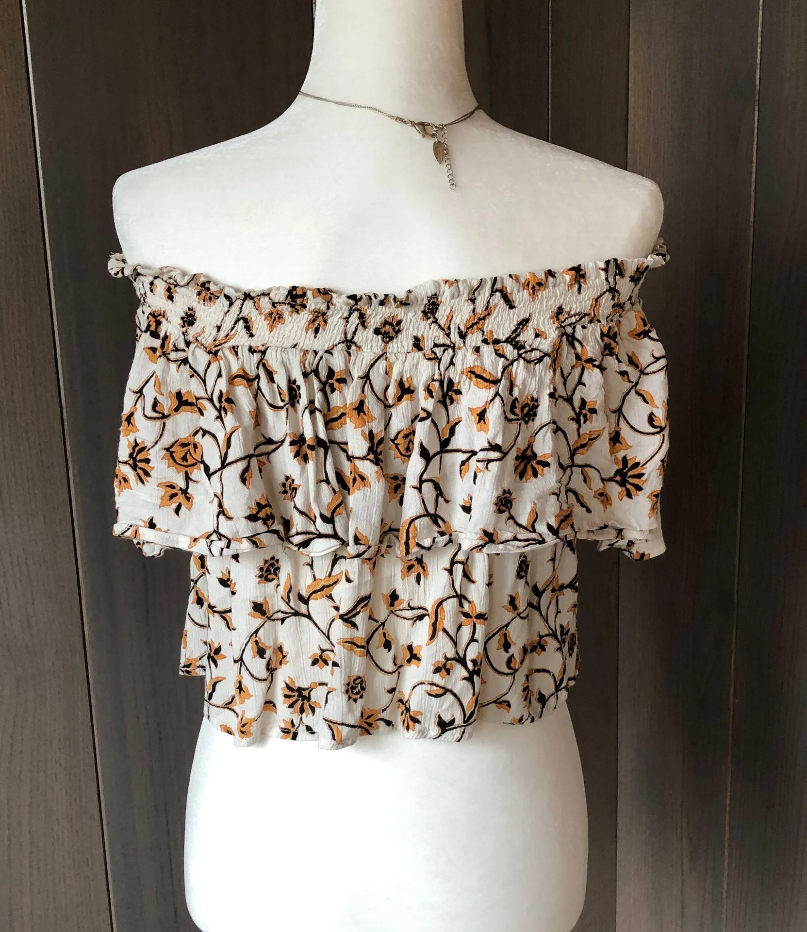 Off Shoulder Floral Top - Image 3