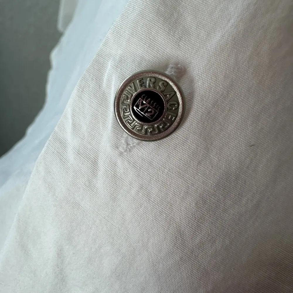 VTG‎ 90's Versace Classic V2 White Collared Shirt Metal Logo Buttons L Old Money - Image 9