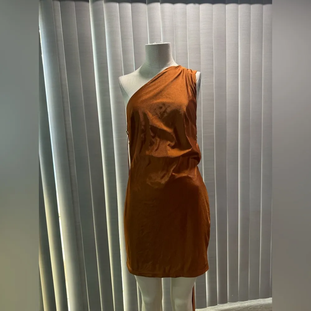 AMTIOUS shoulder chain dress 🍒 Brown Size L - Image 8