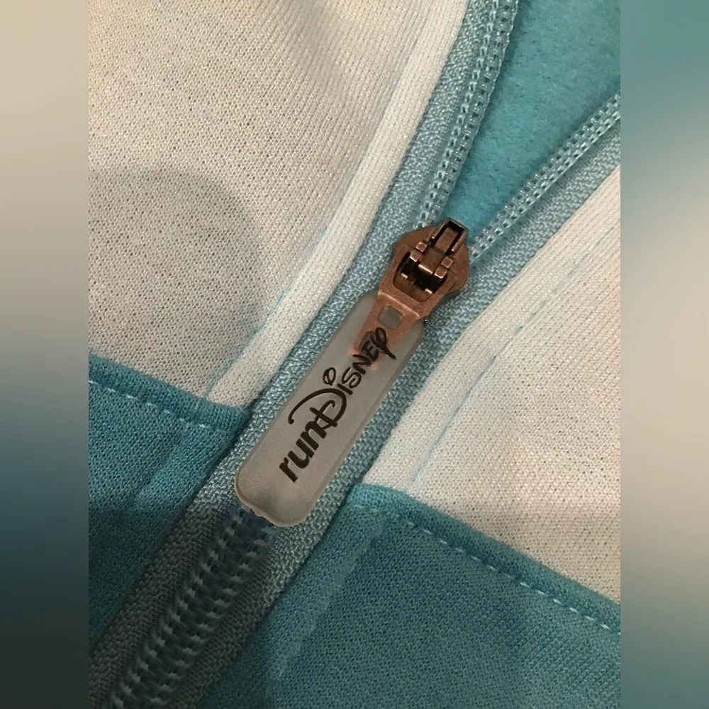 Run disney princess half marathon weekend jacket size large - Image 9