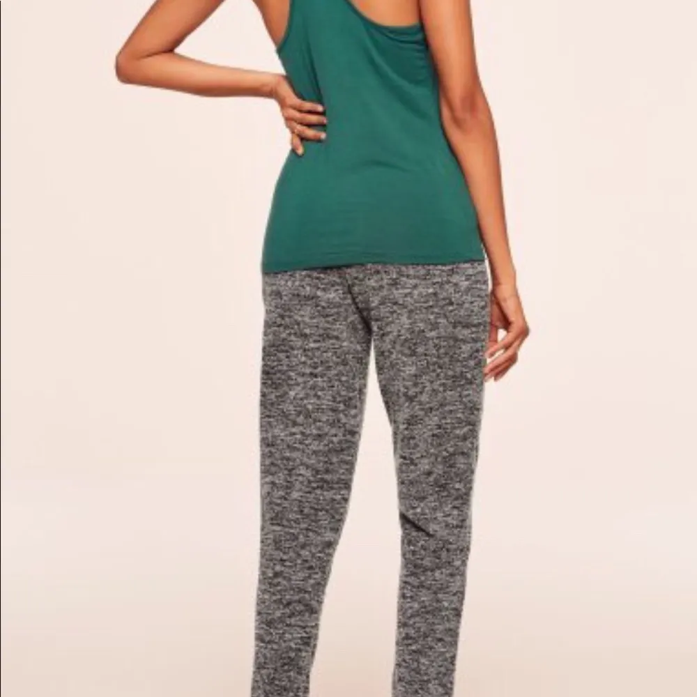 Comfy Two Piece Tank and Jogger Lounge Set - Image 3