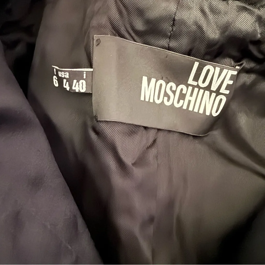 Love Moschino Black and Gold-Tone Geometric Blazer Jacket Women’s Sz 4 - Image 4