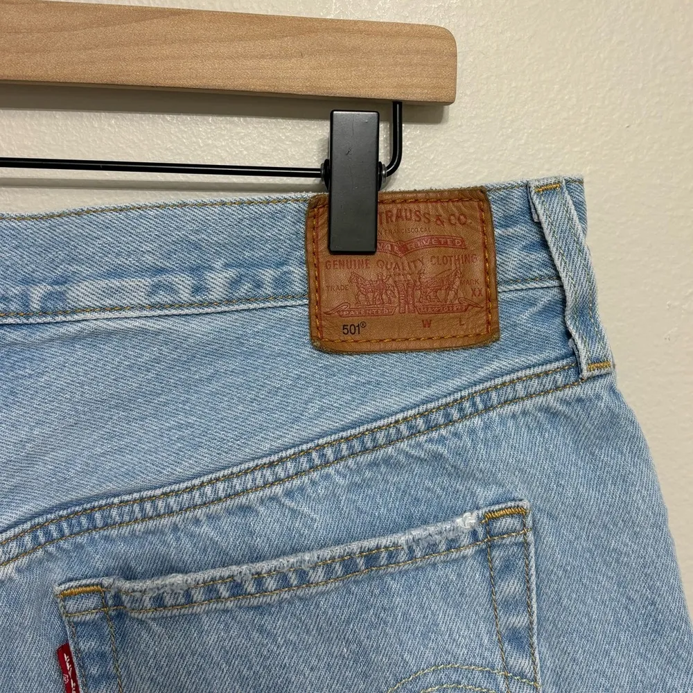 Levi’s Premium Light Wash Distressed Cutoff Denim Shorts - Size 32 - Image 4