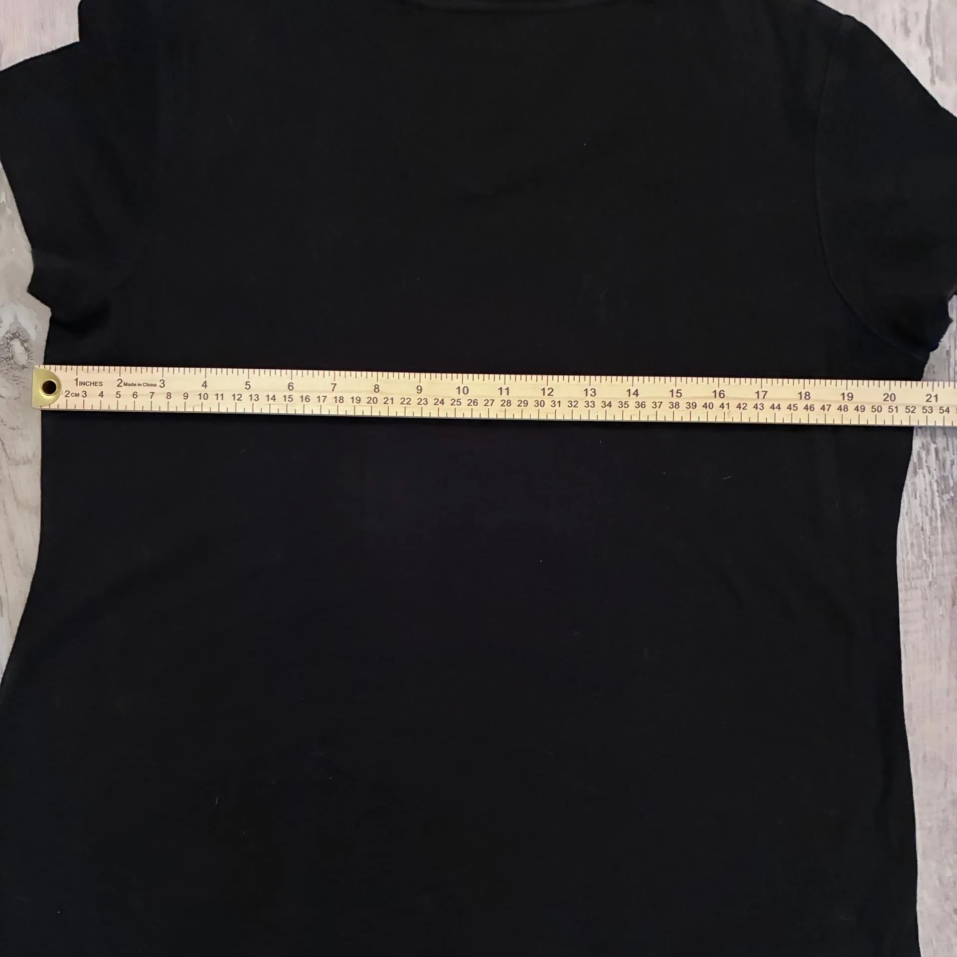 Croft & Barrow Essential V-Neck Short Sleeve Tee - Image 4