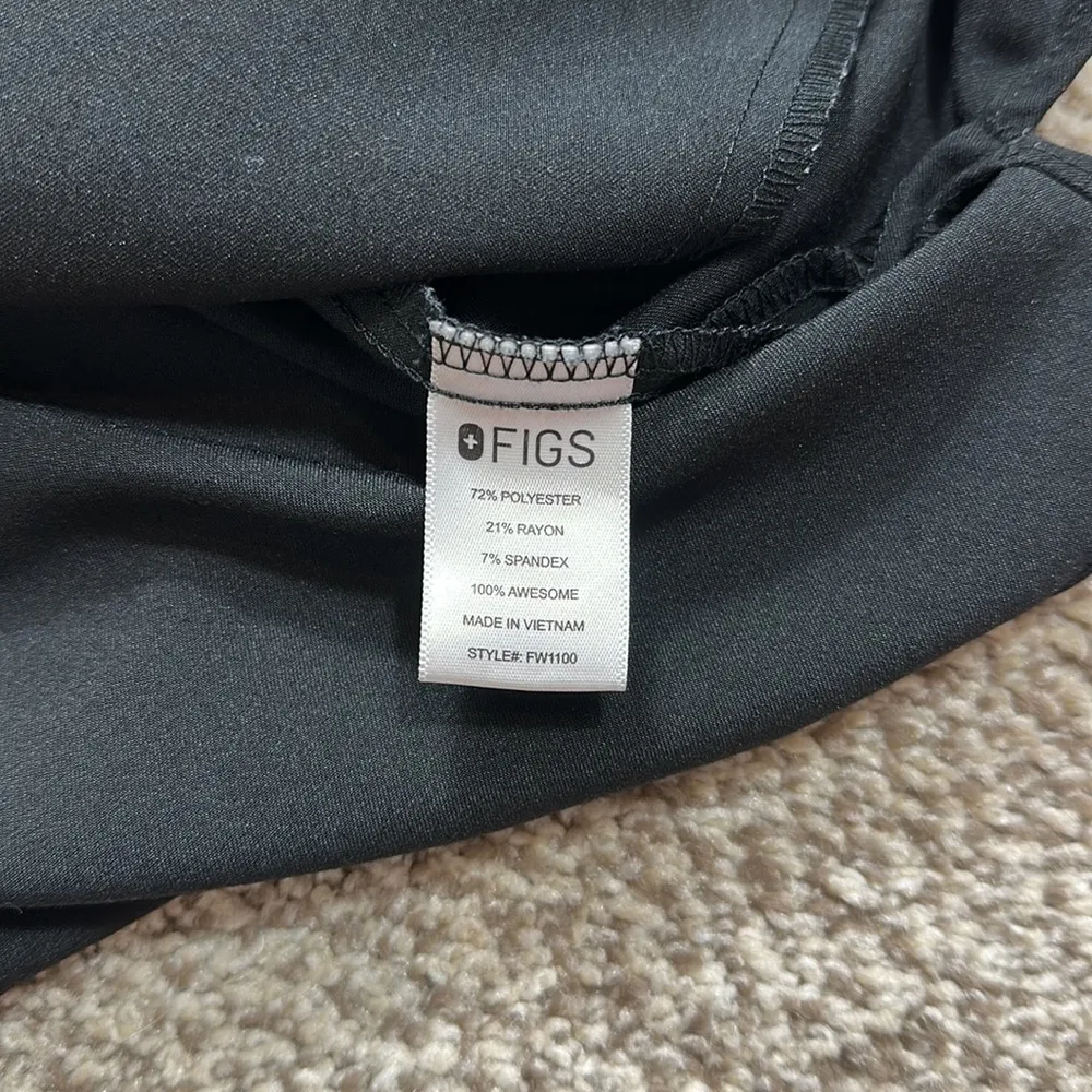 FIGS | FIGS Casma Three Pocket Scrub Top - Image 5