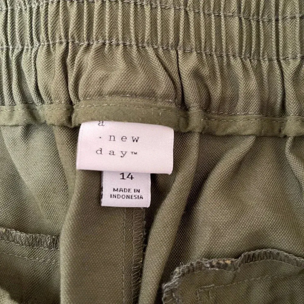 Women’s a new day green ankle cuff pants, Sue 14 - Image 3