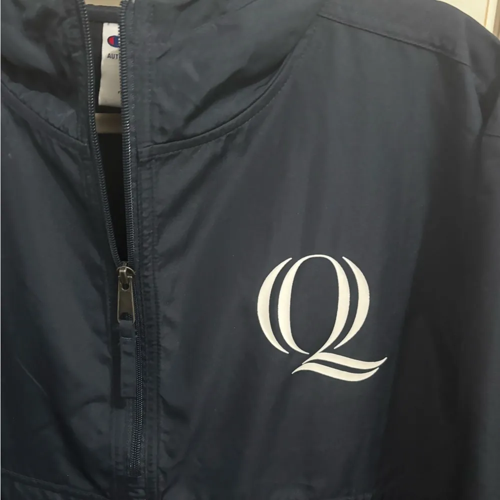Quinnipiac university navy wind breaker - Image 4