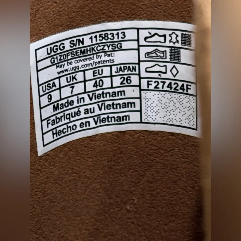 UGG women’s Classic Twin Seam New Heights Boots size 9 new no box - Image 6