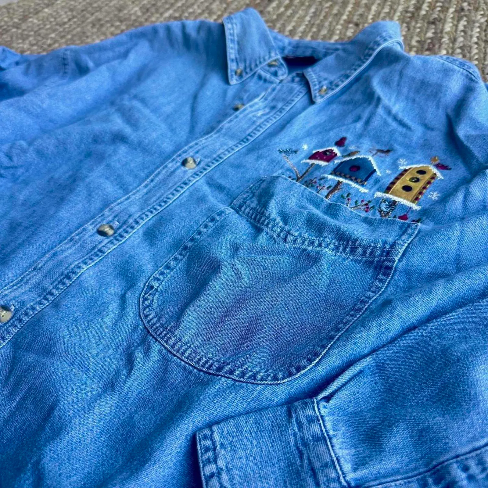 Vintage denim button up shirt with embroidered birds & birdhouses - Image 4
