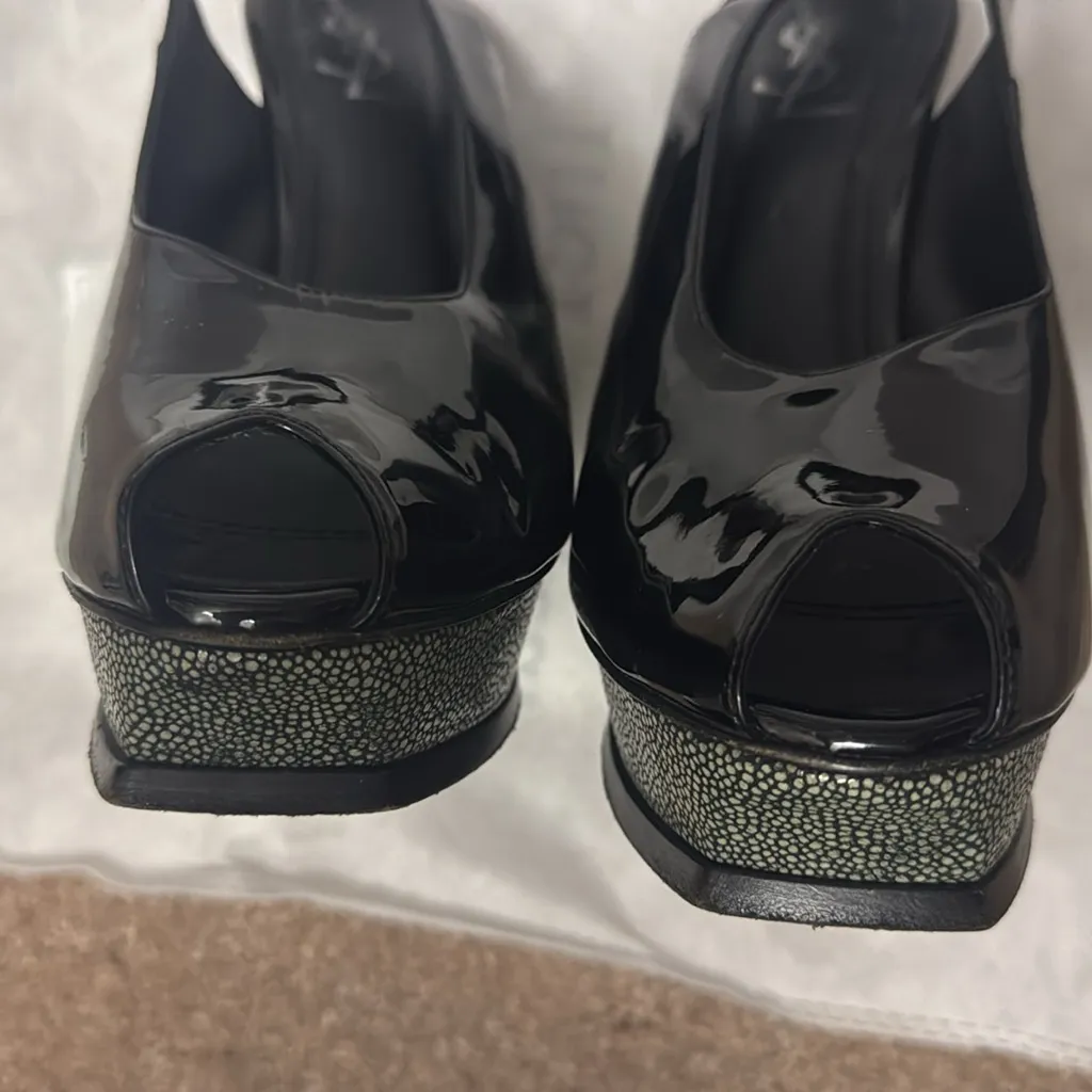 YVES SAINT LAURENT Patent Leather Slingback Pumps Size: IT 39 Black Size 9 - Image 15