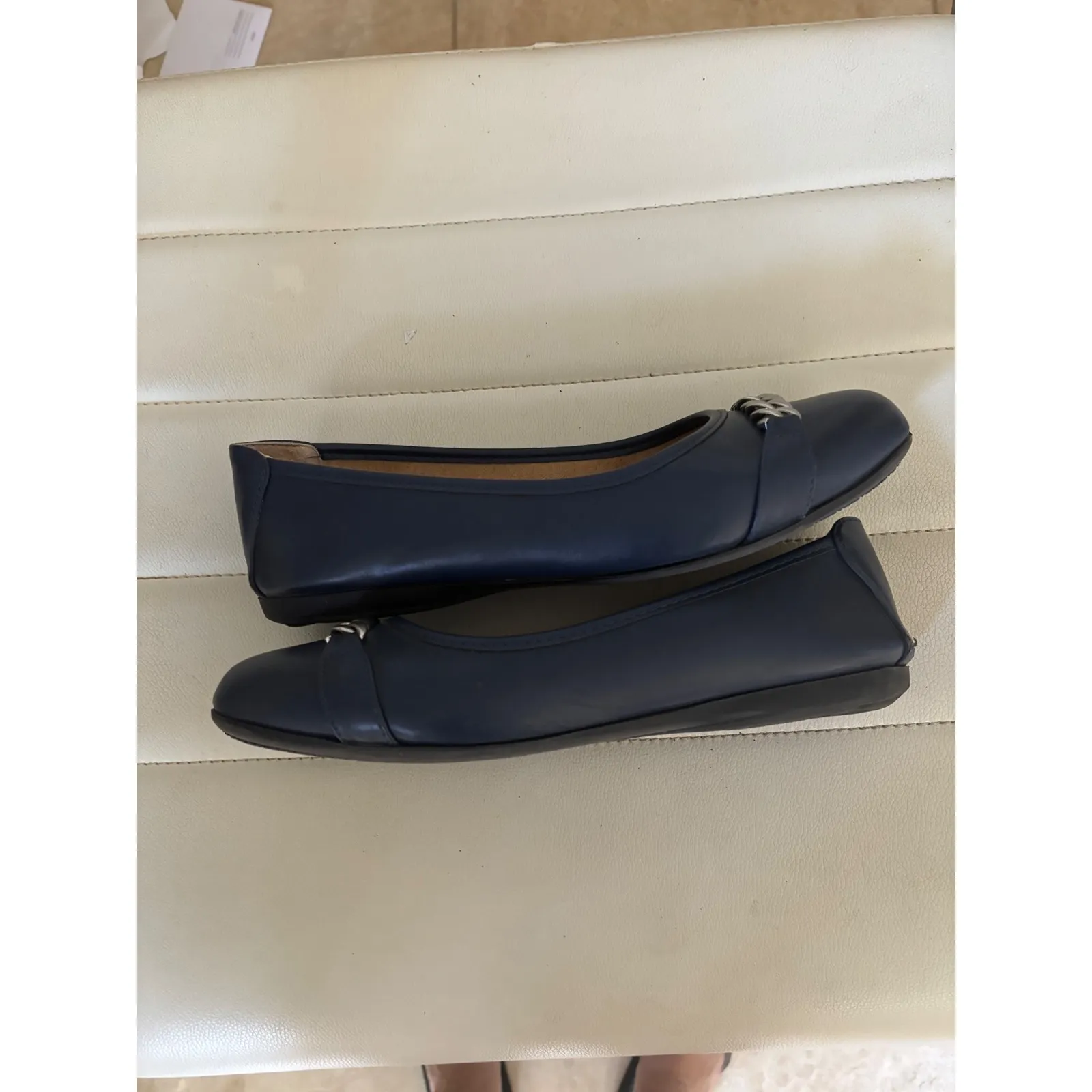 White Mountain Navy Blue Chain Detail Ballet Flats Women's Size 8.5W - Image 7