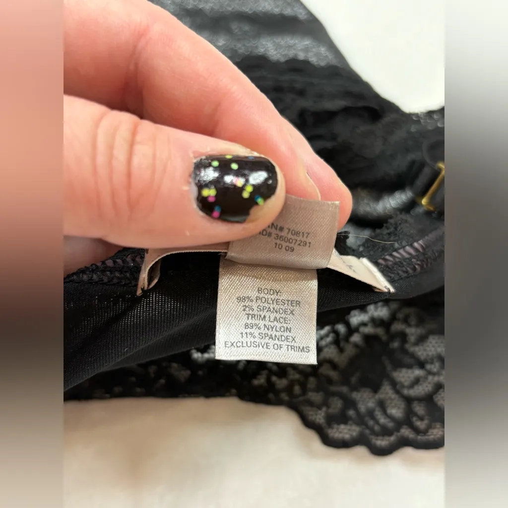 Vintage Victoria’s Secret Woman’s Lace Lined Black Sports Bra Size Medium - Image 5