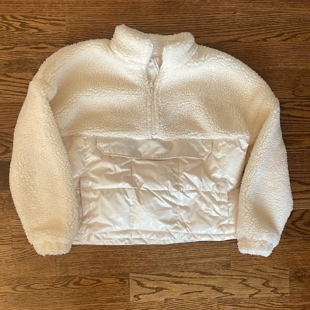 NWOT Fabletics Nelly Mixed Media Half Zip Size Large White Fleece Sherpa Puffer - Image 7