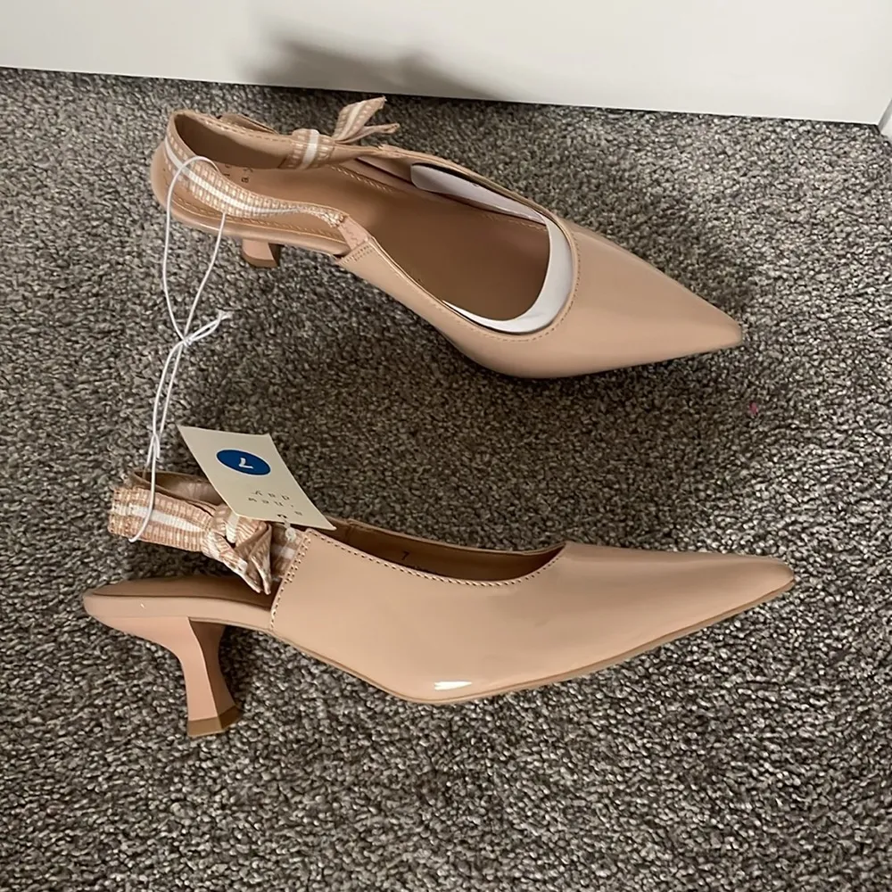 A new day Aubrey Slingback Tan Milan Heels with Memory Foam Insole New size 7 - Image 5